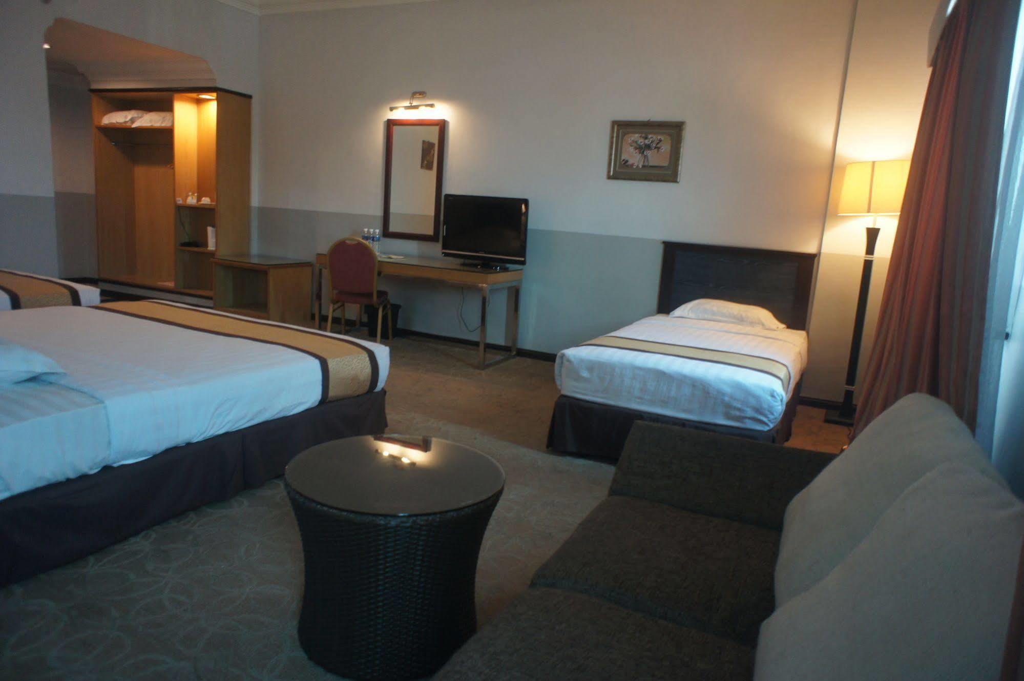 Tyng Garden Hotel SDK Buitenkant foto